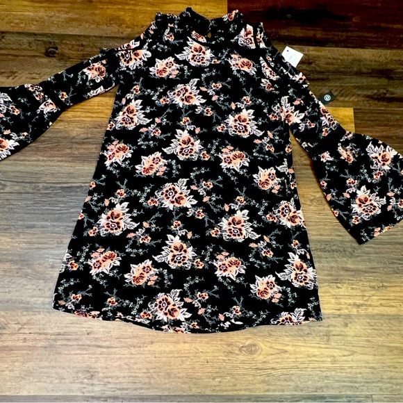Floral cold shoulder a line dress with bell sleeves - Picture 1 of 5